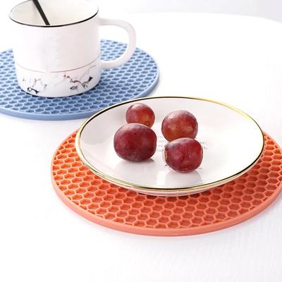 17.5cm Simple Cans Honeycomb Pad Coffee Cup Coaster Round Silicone Table Mat Extra Thick Placemat Creative Kitchen Pot Holder