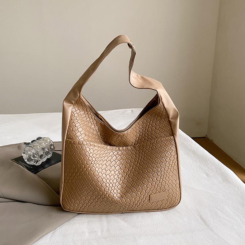 Stylish Large Capacity Tote Bag With Vintage Charm Perfect For Everyday Use