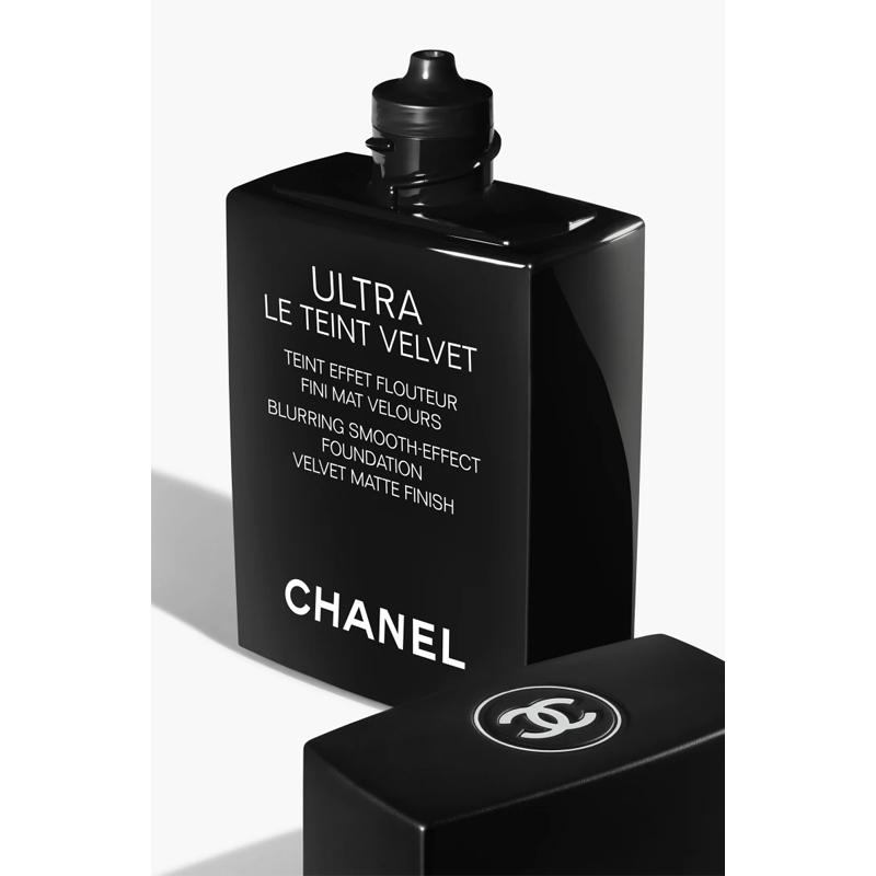 CHANEL Ultra Le Teint Velvet Blurring Smooth-Effect Foundation Velvet Matte Finish 30ml