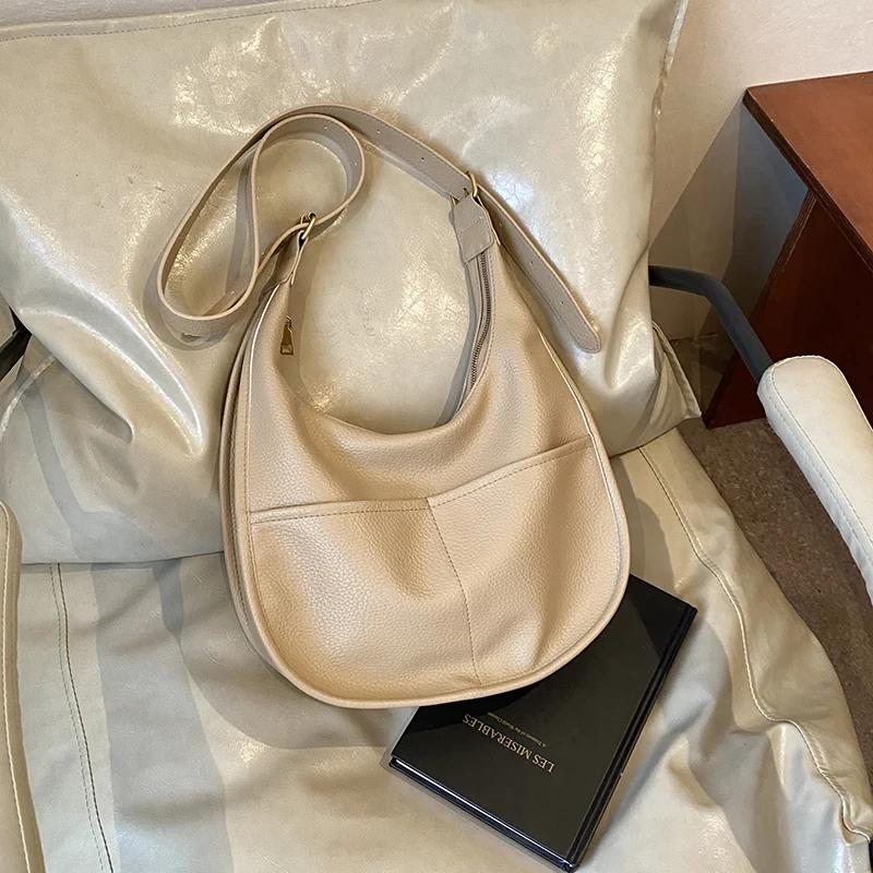 Unique large capacity shoulder bag for women  casual niche crossbody bag  manual dumpling bag