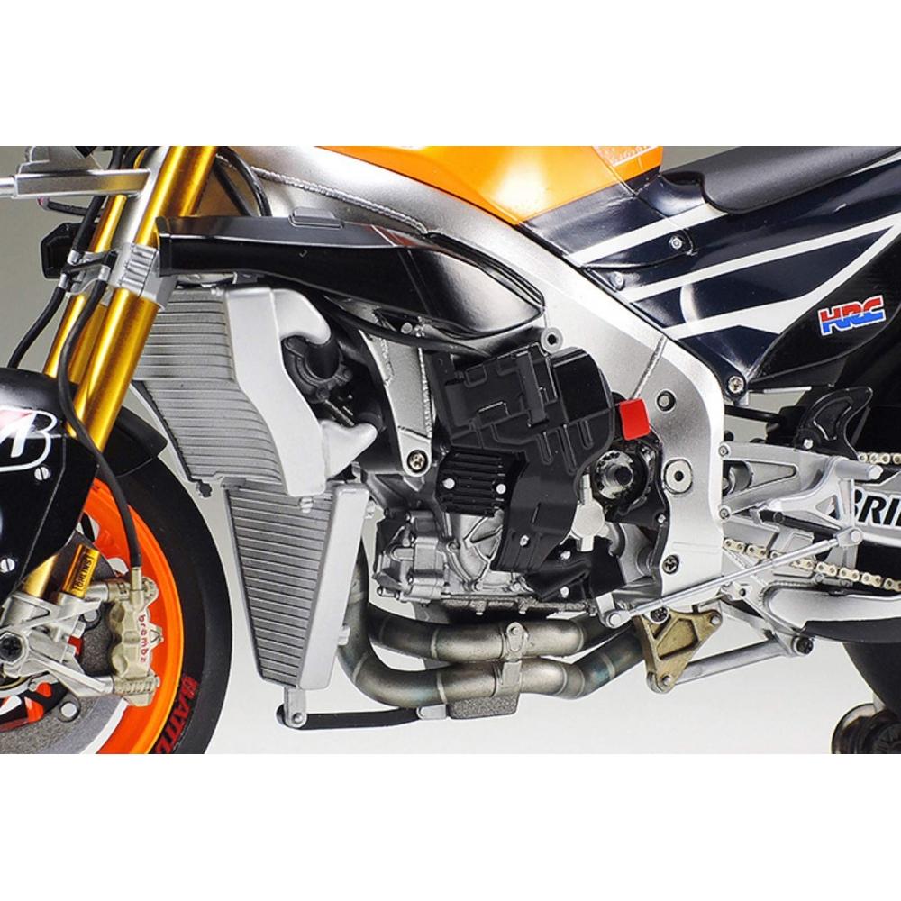 Мотоцикл Tamiya 112 серии № 130 Repsol Honda RC213V 14 14130 — фото 4