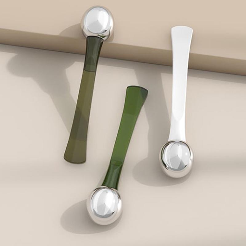 Bastão de massagem para os olhos, aplicador de creme para os olhos, espátula cosmética, colher facial antirrugas, ferramenta de cuidados com a pele fina de liga de ouro