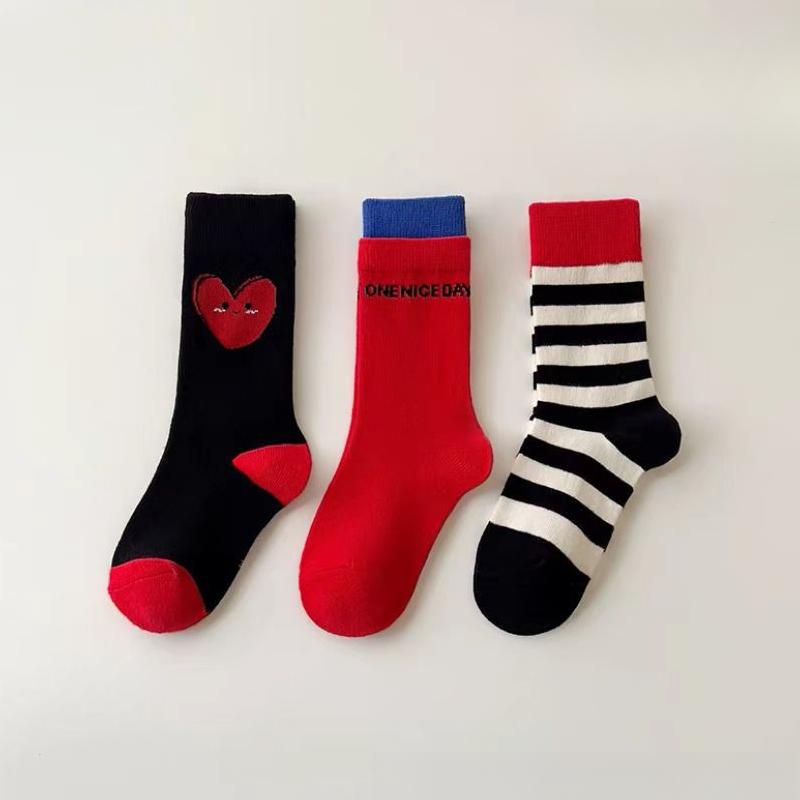 Mädchen Baby Tierkreisjahr Socken Herbst Winter Rote Socken für Mädchen Neujahr Verdickte Wadenhohe Socken Herzsocken