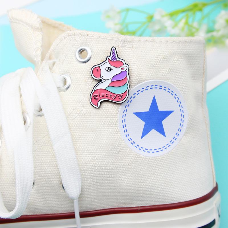 Elegant Alloy Brooch: Flamingo & Unicorn Best Friends – Trendy Animal Badge for Clothing
