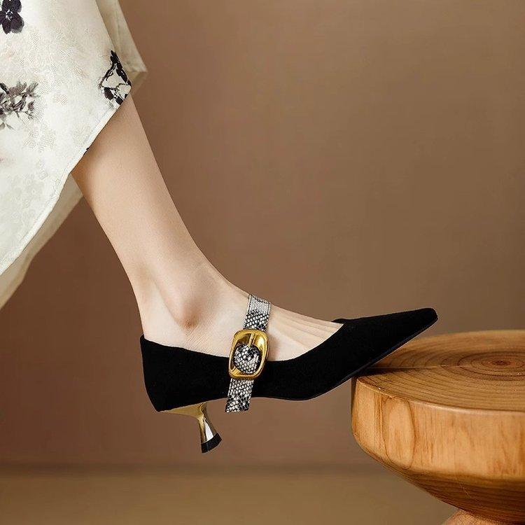 

Frosted temperament thin heel medium heel single shoes women s 2025 spring new one-word buckle versatile pointed Mary Jane shoes women 35 чорний