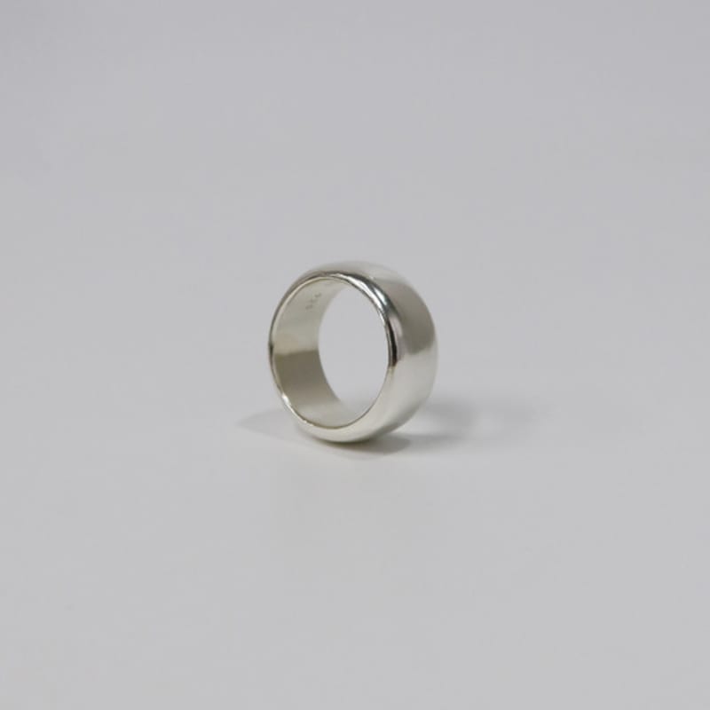 M.M.E Mme_black . 31 Ring