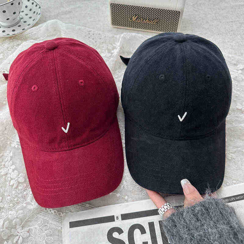 New Vintage Washable Cotton Baseball Cap Unisex Face Slimming Wide Brim Embroidered Duckbill Cap Simple Design