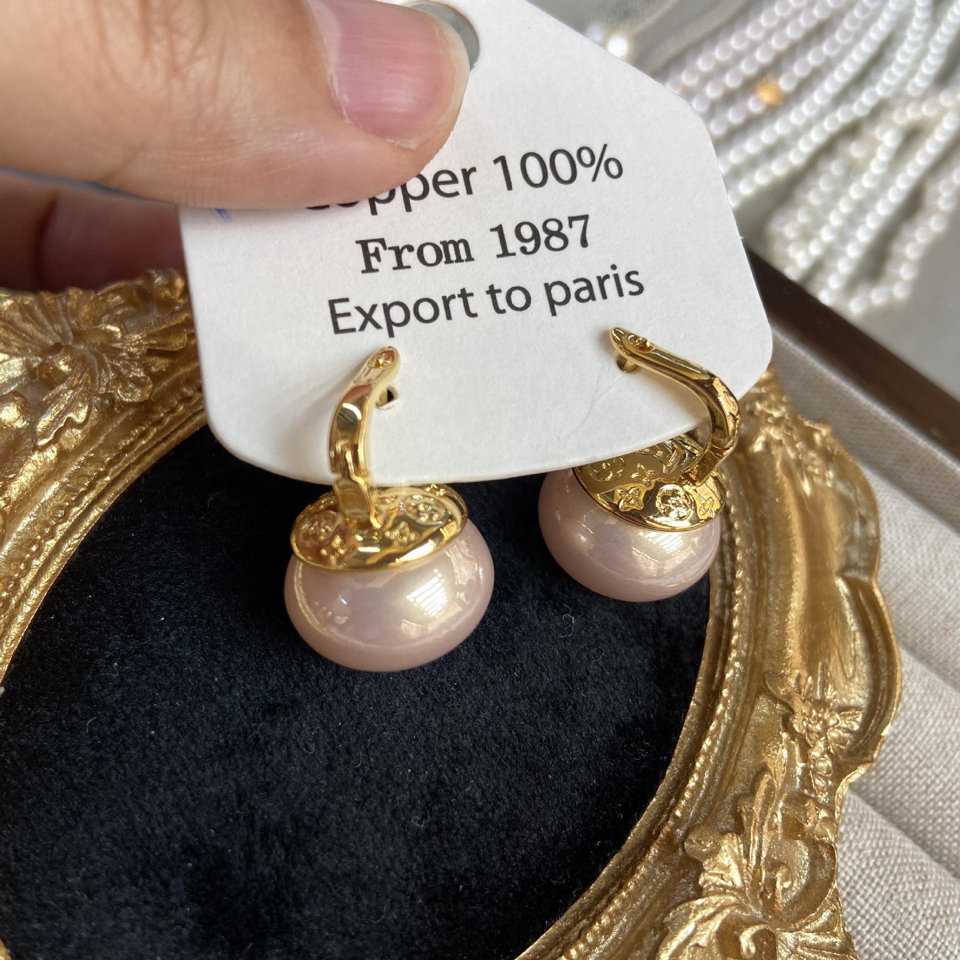 

Pink Teapot Pearl Earrings Round Retro Personality Retro Style Exquisite