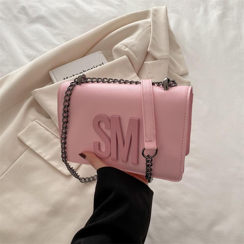 

2025 весна и лето новая мода буква тренд личность простота классика универсальный плечо через плечо подмышка маленькая квадратная сумка женщина