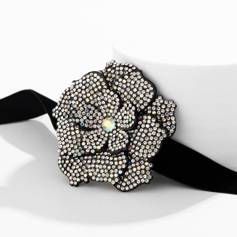 Exaggerated Romantic Big Flower Rhinestones Clavicle Chain Bracelet for Women Elegant Adjustable Choker Y2K Accessories