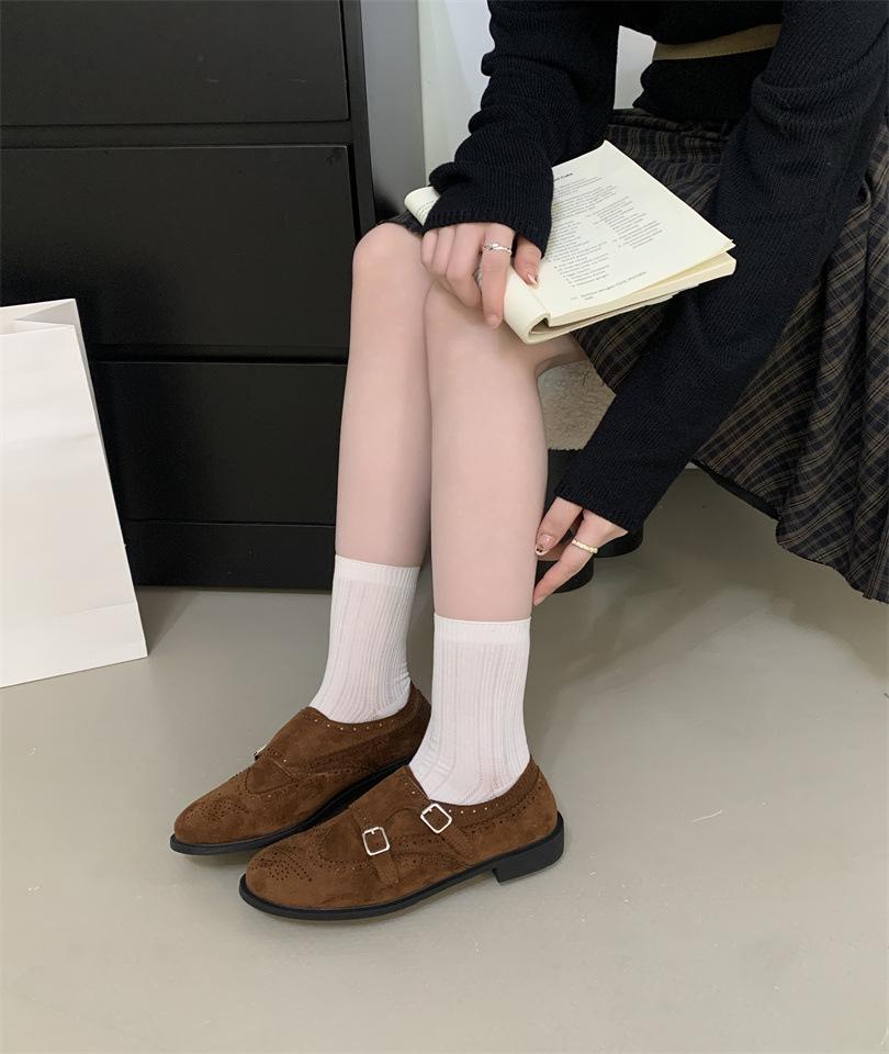 

Новая модель 2025 года, лоферы с круглоносым вырезом, в британском стиле, с резной пустой пряжкой для ремня, на квадратном каблуке 3 см, женские туфли 39 светло-коричневого