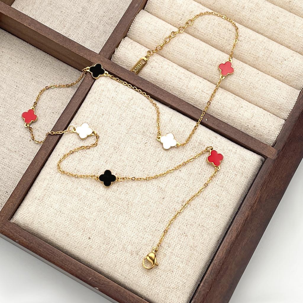 Titanium Steel Mini Four-Leaf Clover Collarbone Temperament Women's Necklace Fashion Versatile High-Class Feeling Necklace