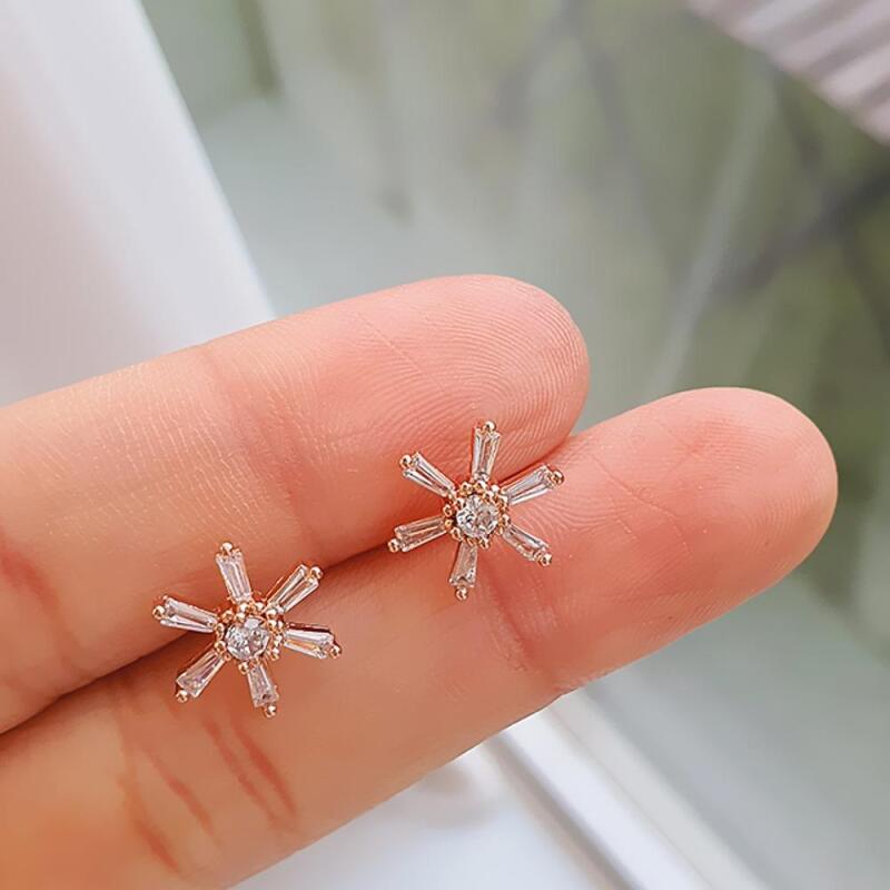 Women's point accessory flower cubic earrings