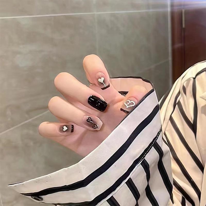 Xiaohongshu Douyin French Style Heart-Shaped Black Press-On Whitening Nails
