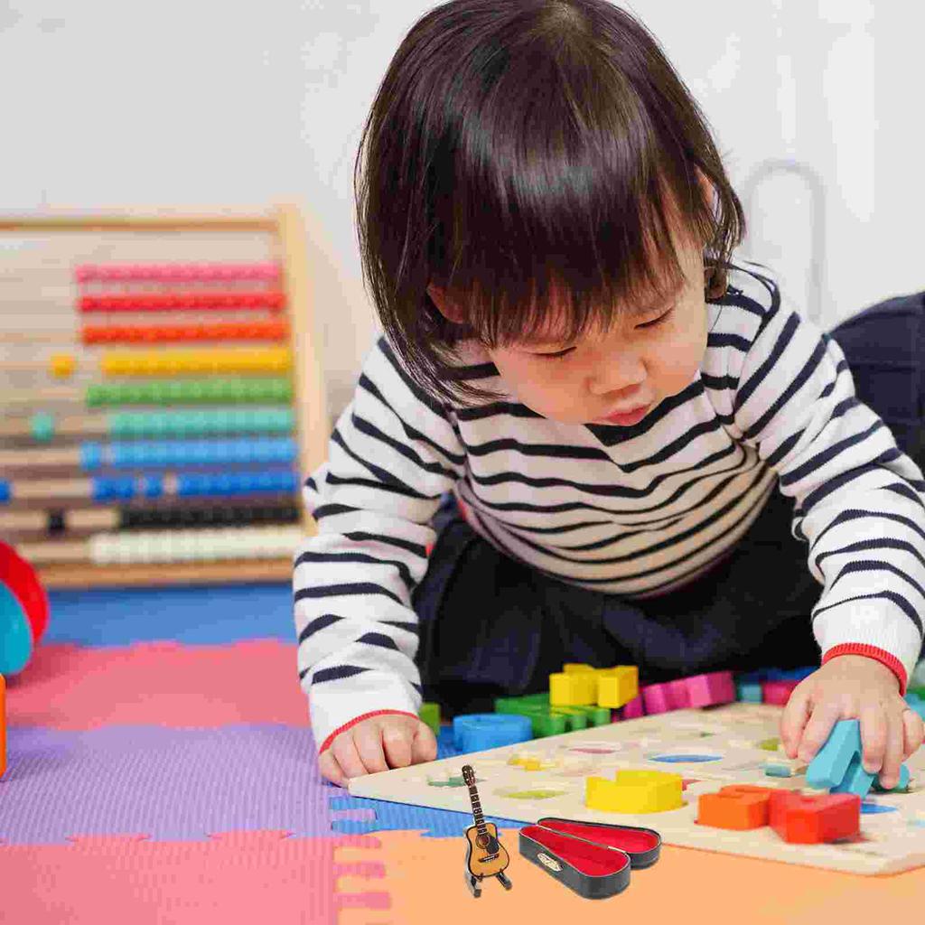 1 set Miniature Solid Basswood Guitar Model Instruments Kids Educational Toy Simulation Musical Plaything Figurines Home