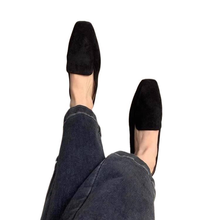 Nuove loafer basse a testa quadrata retrò autunno inverno 2025 versione coreana da donna in camoscio a pedale singolo scarpe Doudou pigre