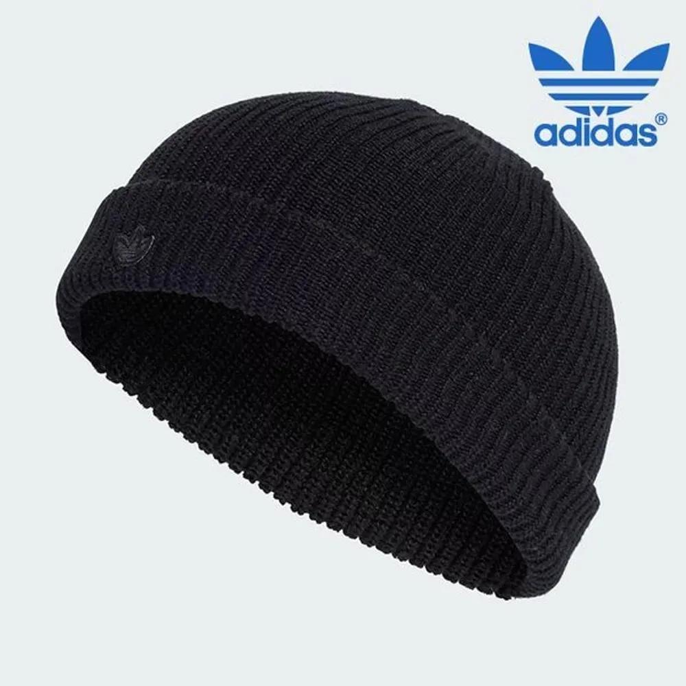 adidas Cap / g25- IL8441 / SHORT BEANIE Adicolor Short Beanie OSFM