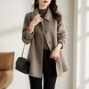 Cappotto in Lana da Donna Autunno/Inverno Snellente di Media Lunghezza con Collo a Bambola