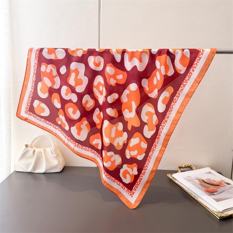 New Fashion Leopard Print Silk Hairbands Scarf Women 2026 New Elagant Bandana Neck Kerchief Head Bands Foulard Female Scarfs