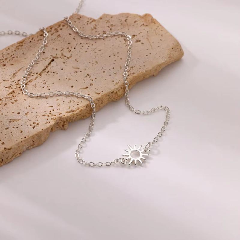 Simple and versatile sunflower collarbone chain titanium steel k gold non-fading necklace jewelry