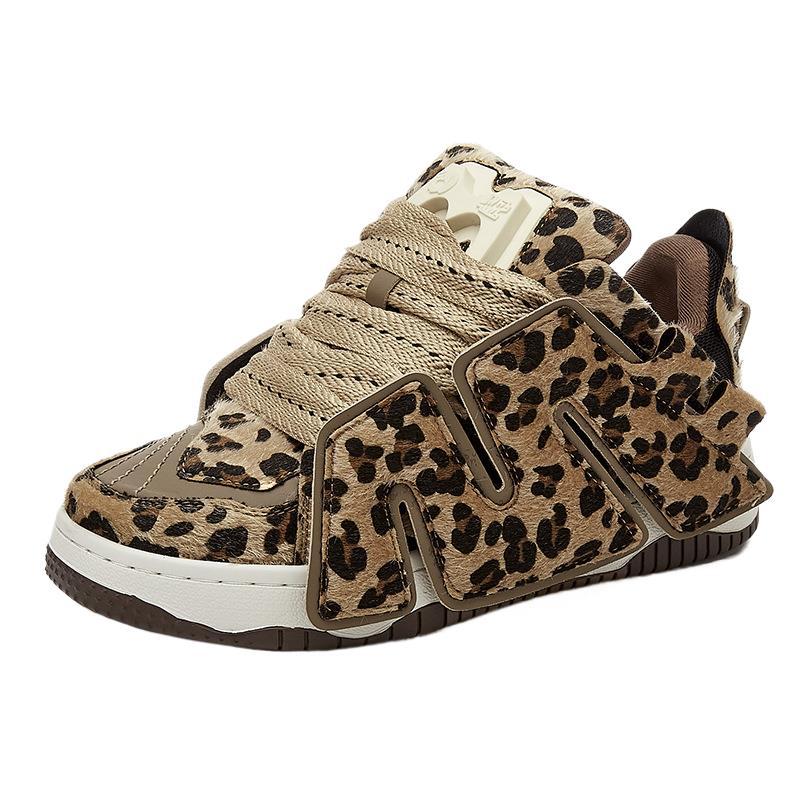 Schillernder Leopardenmuster braun koreanische Version vielseitiger Modetrend erhöhende Board-Schuhe Brotschuhe Damen
