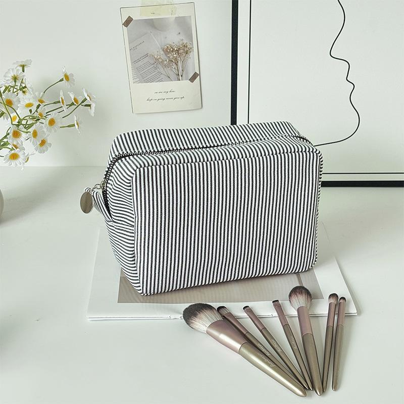 Striped Cosmetic Storage Bag Large Capacity Portable Women's Toiletry Pouch for Travel Business Trip Use