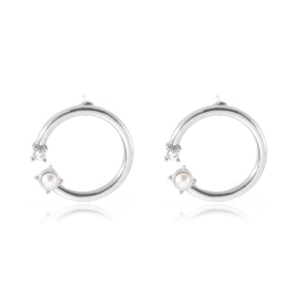 Elegant Pearl Alloy Stud Earrings Womens Geometric Design Modern Fashion