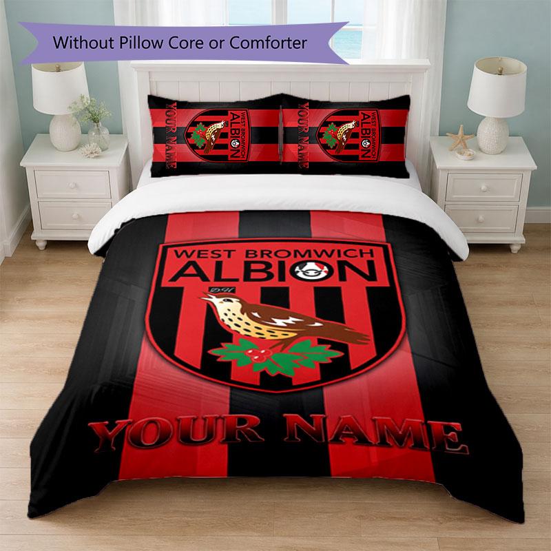 Set Biancheria da Letto Personalizzato West Bromwich Albion FC con Nome Testo 1 Copripiumino + 2 Federe Logo Calcio Regalo Personalizzato per Occasioni Speciali Decorazione Camera da Letto