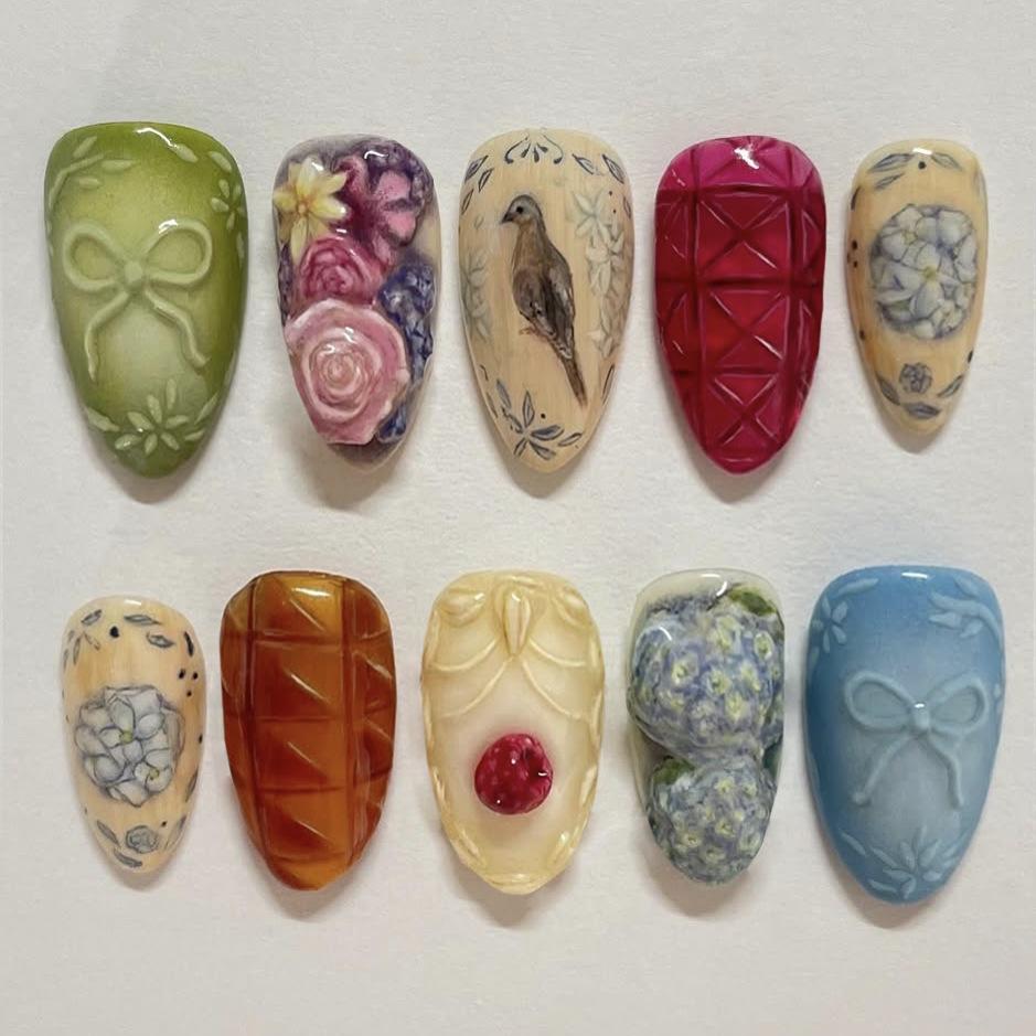 24PCS Sweet Cartoon Lamp Tulip Patterns Almond False Nails with Cute Flowers Retro French Fake Nails Wearable Ins Nails Press On