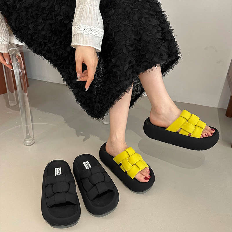 2025 new platform one-word slippers women's summer wear canvas sandals fashion with skirts beach sandals women's shoes