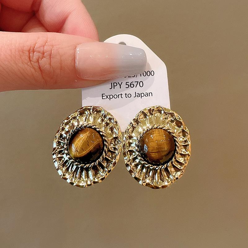 Silver Needle Tiger Eye Earrings - Retro High-End Studs with Niche Versatile Style and Elegant Temperament