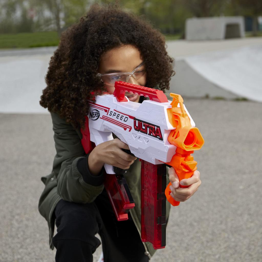 Hasbro Nerf Ultra Speed Elektrisk Snabbast Inkluderar 24 Nerf Ultra AccuStrike Kompatibel med Nerf Ultra Pilar Autentisk Skjutning Populär Gåva för Pojkar