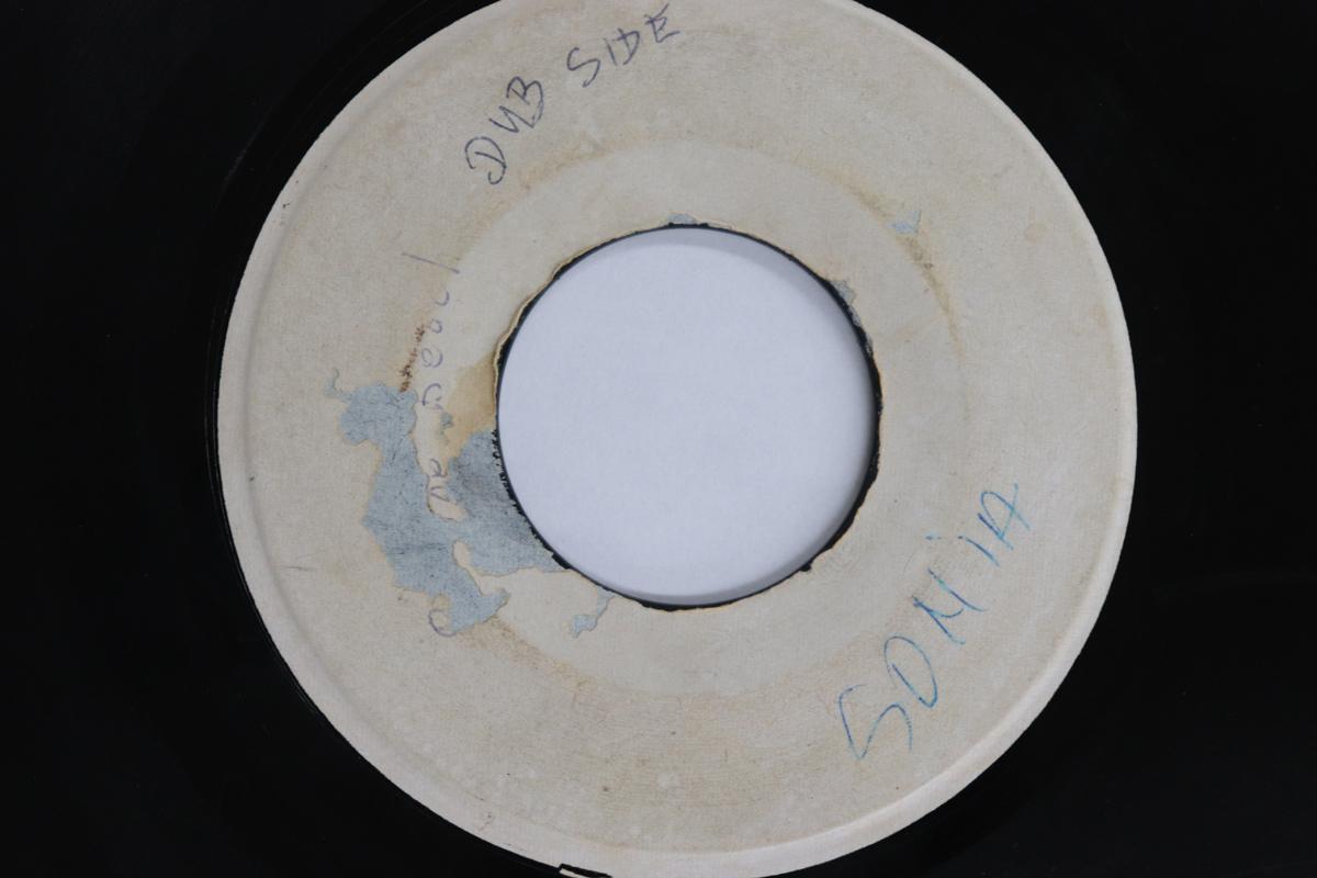 

7inch Record PARAGONS / TOMMY MCCOOK & THE SUPER - On The Beach / Sweet And Gentle NONE NOT ON LABEL 1967 Jamaica Reggae, Ska & Dub Used