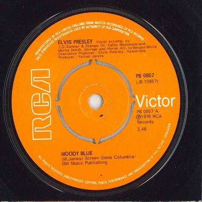 7-inch Plaat ELVIS PRESLEY Moody Blue She Thinks I Still Car PB0857 RCA VICTOR 1976 VK Rock Gebruikt