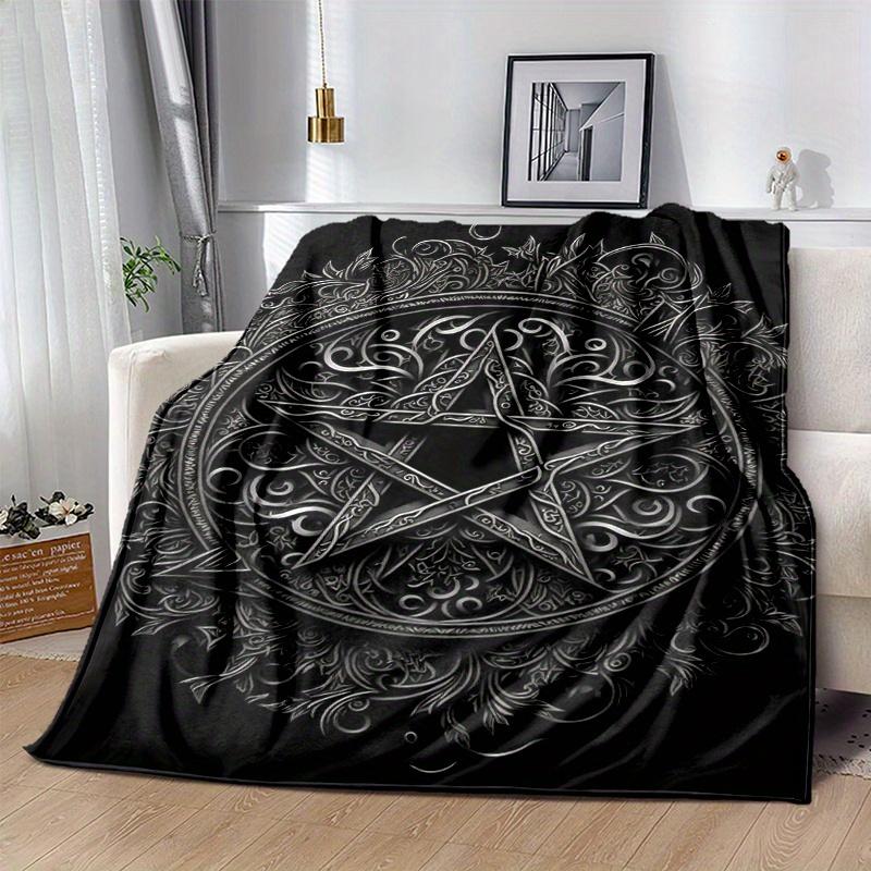 Gotische Pentagram Deken – Gedetailleerd Z&W Ontwerp voor Huis, Kantoor & Buiten – Uniek Cadeau, Gezellig het Hele Jaar