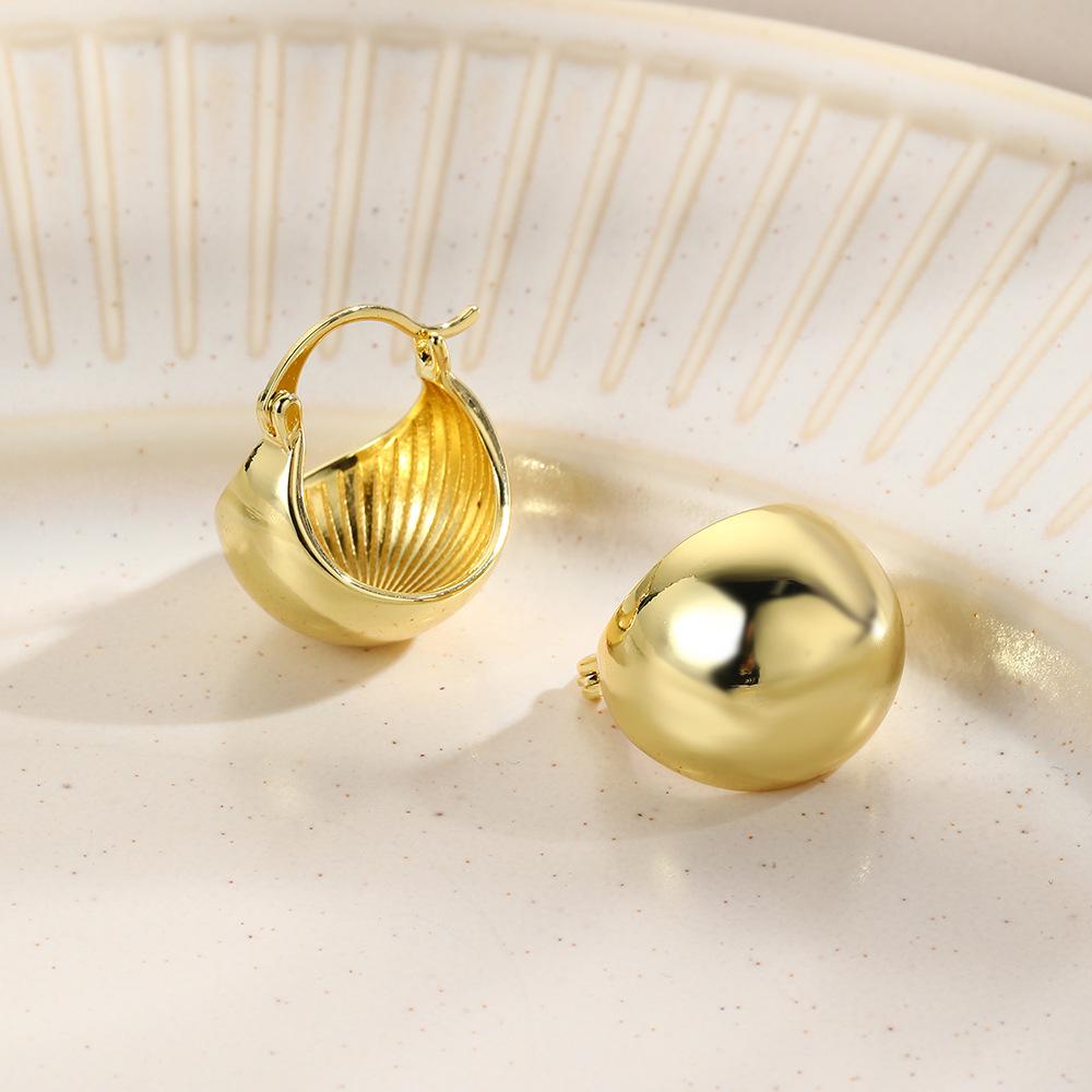 Elegante Geometrische Polierte Creolen - Minimalistisches & Vielseitiges Design für Frauen