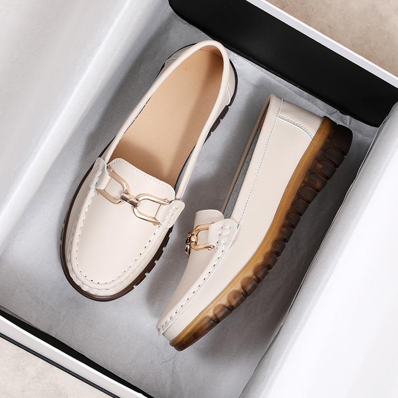 Spring Cowhide Bean Shoes Versatile One-piece Comfortable Middle-aged and Elderly Lazy Shoes Soft Leather Soft Sole Mother Shoes Anti-slip