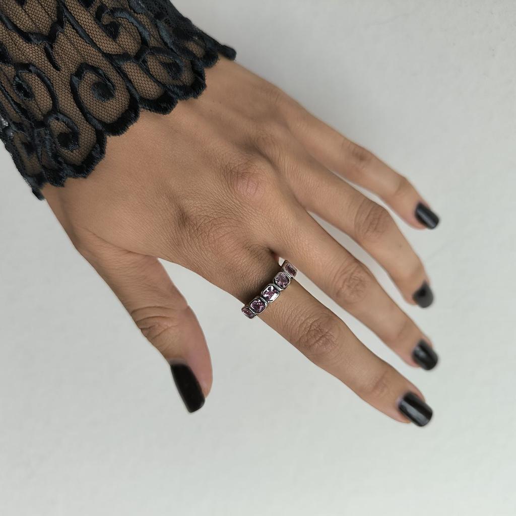Серебряное кольцо с фианитами, вес изделия 3,48 гр (60002297)