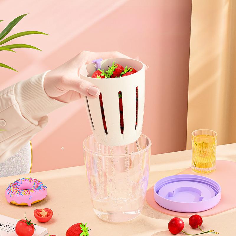 Portable Leak Proof Fruit Cup With Fork, Large Capacity Salad Container For Picnic, Travel, And Office, BPA Free Food Storage Bowl