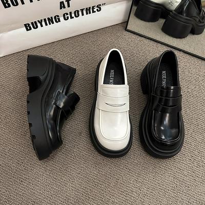 Sapatos Baixos Femininos de Primavera Pretos com Solado Grosso Retro Respiráveis Pequenos de Couro Casuais Versáteis Sapatos Individuais