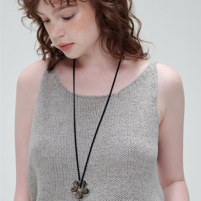NOISCHE Metal Fleur Necklace _ SILVER