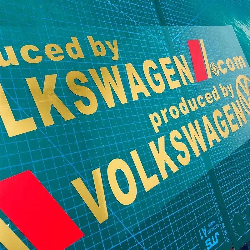 Pro VOLKSWAGEN VW Laserové Reflexní Samolepky na Přední Sklo Auta Samolepky na Karoserii pro Volkswagen Passat Tiguan Bora Jetta CC Beetle Sc