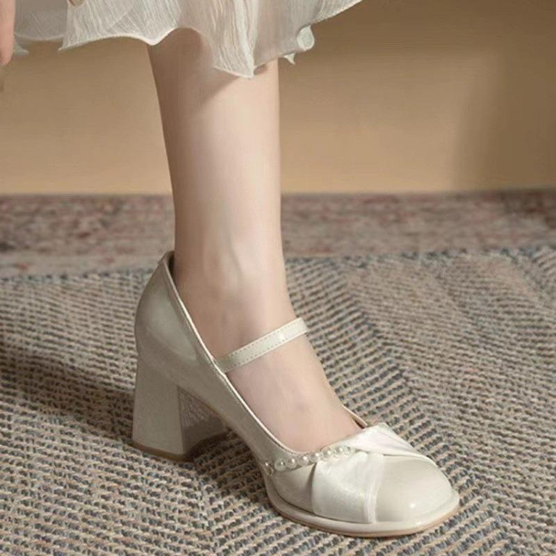 

Мода 2024 года, весна и осень, новые туфли на высоком каблуке для активного отдыха, женские однотонные туфли с жемчужной пряжкой, удобные туфли на мелкой подошве 35 бежевый