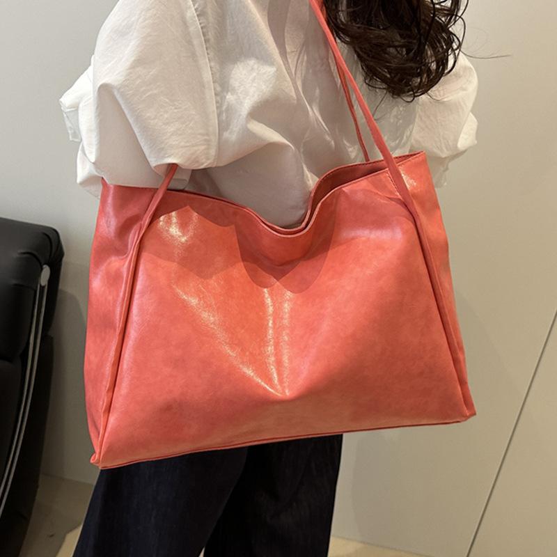 Bag 2025 new bag large capacity women's fashion foreign style high sense soft leather texture shoulder tote bag