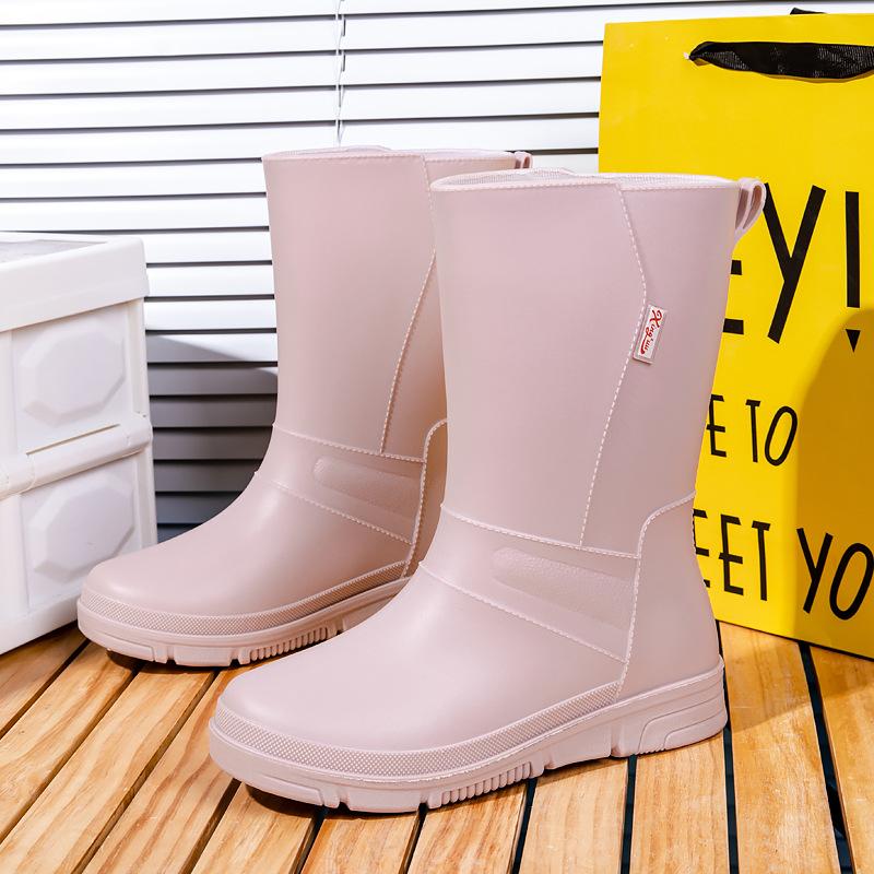 

Новые резиновые сапоги модные женские резиновые сапоги верхняя одежда для взрослых средняя трубка нескользящая мягкая подошва водонепроницаемая обувь для кухни работа на клею 36