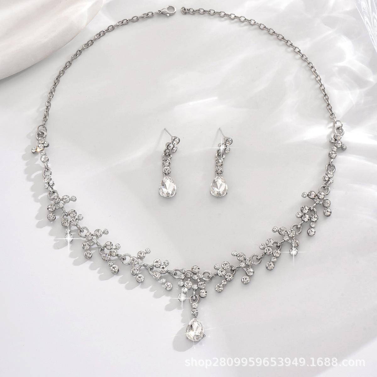 

Хрустальные серьги Свадебное ожерелье Свадебные аксессуары Платье с комплектом из двух частей