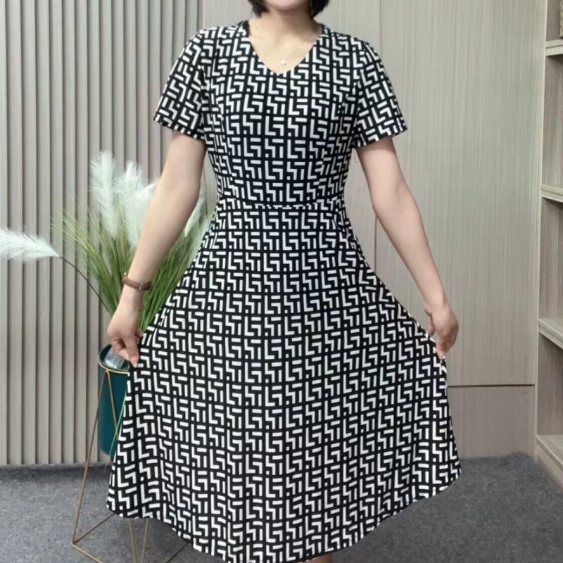 

Женское летнее платье с коротким рукавом из высококачественного ледяного шелка - Облегающее, универсальное и подчеркивающее фигуру для изысканного образа XL (85-110 jin)