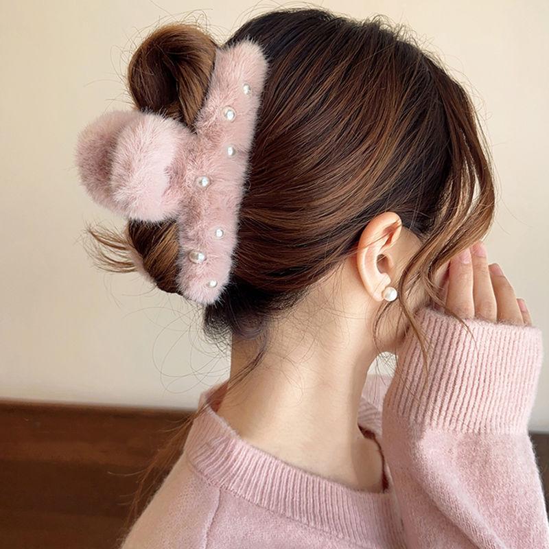 Adorabile Pinza Artiglio Peluche Perla: Accessorio Capelli Autunno & Inverno per la Nuca, Grande Pinza a Squalo da Ragazza