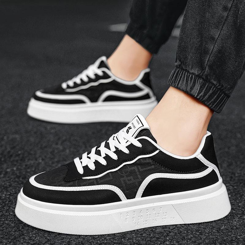 Small Black Shoes Trendy Versatile Flat Baseplate Shoes Outdoor Lightweight Harajuku Style Campus Skateboard Shoes Fashionable Men'S Shoes