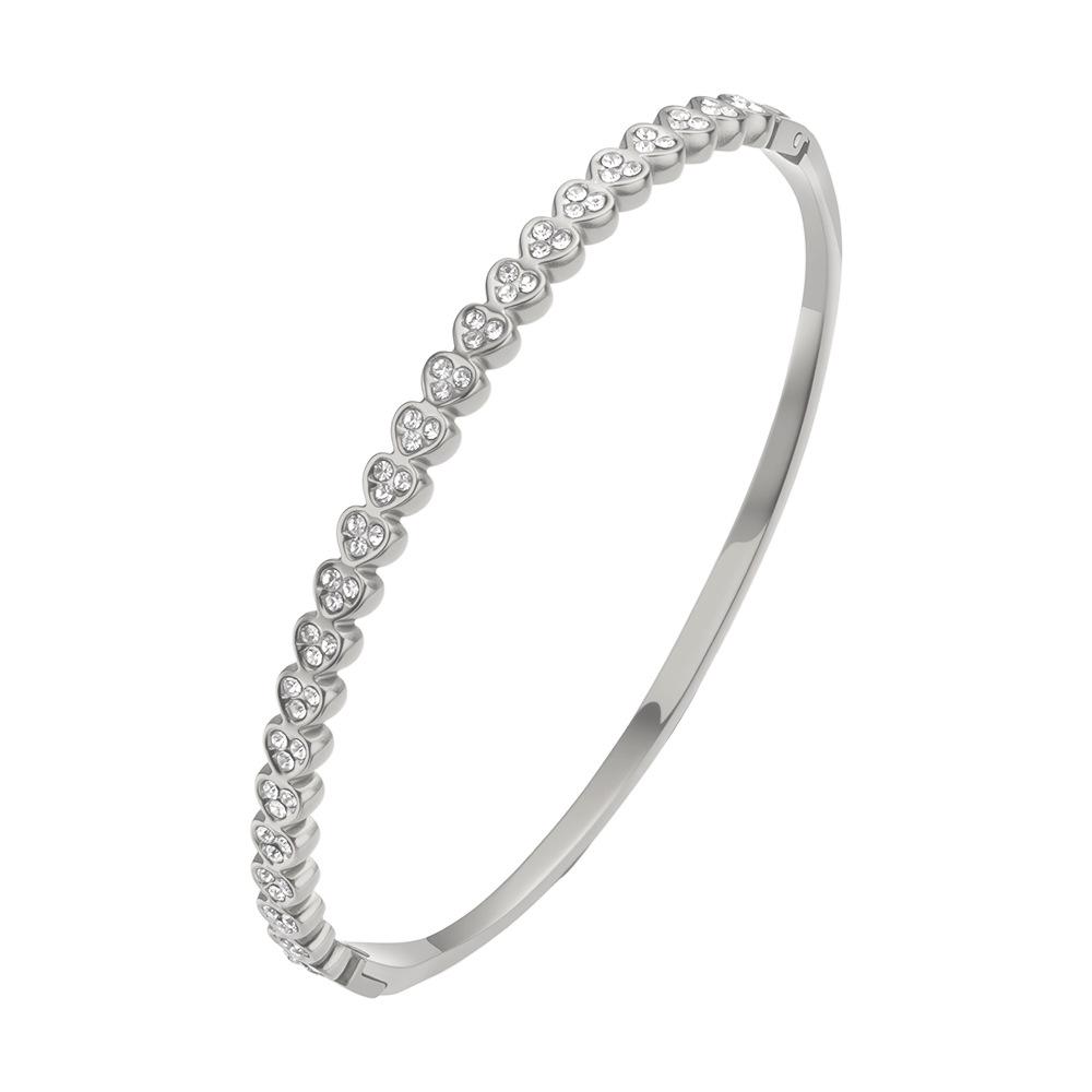 Versatile Titanium Steel Four-Leaf Clover Star Bracelet - Gold-Plated Luxury Design